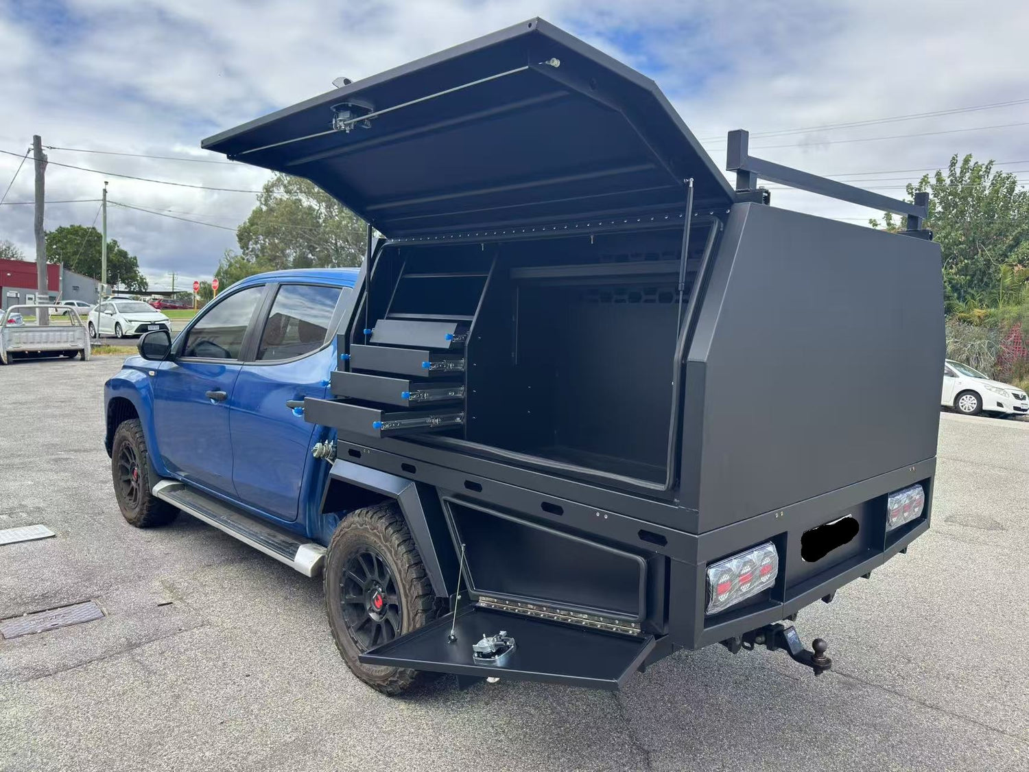 GT series 1800*1775*860 flat plate 2 door build in drawer canopy black