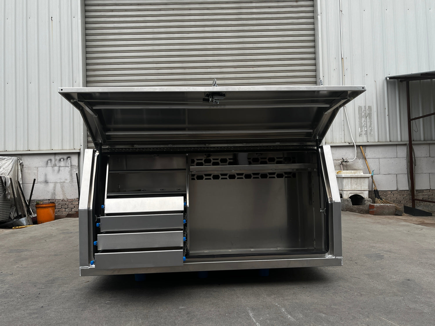 GT series 1800*1775*860 flat plate 2 door build in drawer canopy