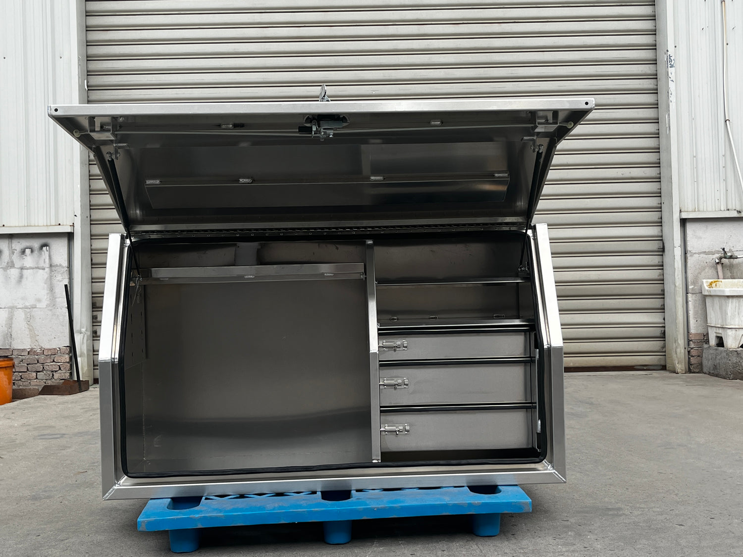 1800*600*860 flat plate full open toolbox with build in drawers